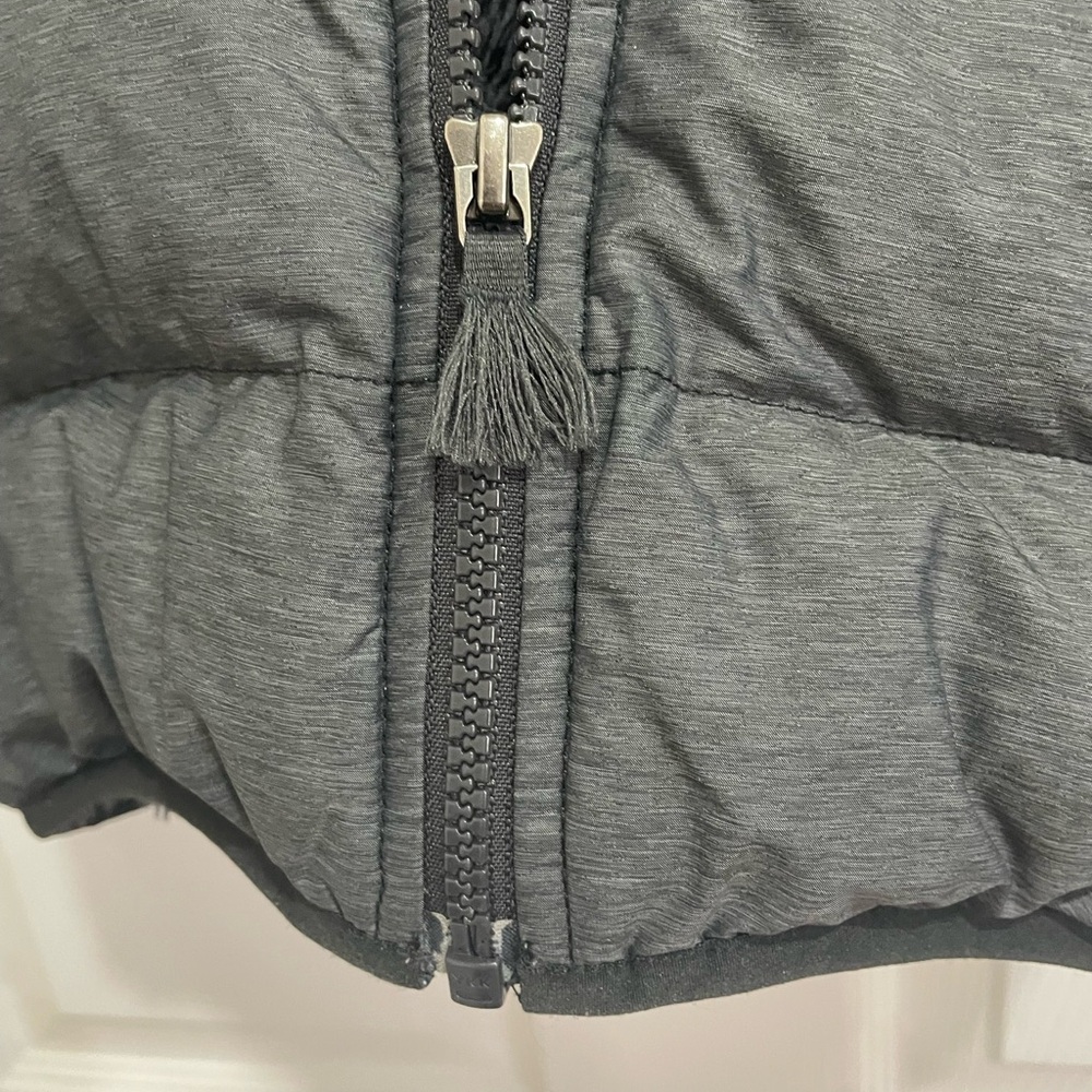 North Face 550 puffer 18-24 months gray and black zip front - Picture 5 of 5